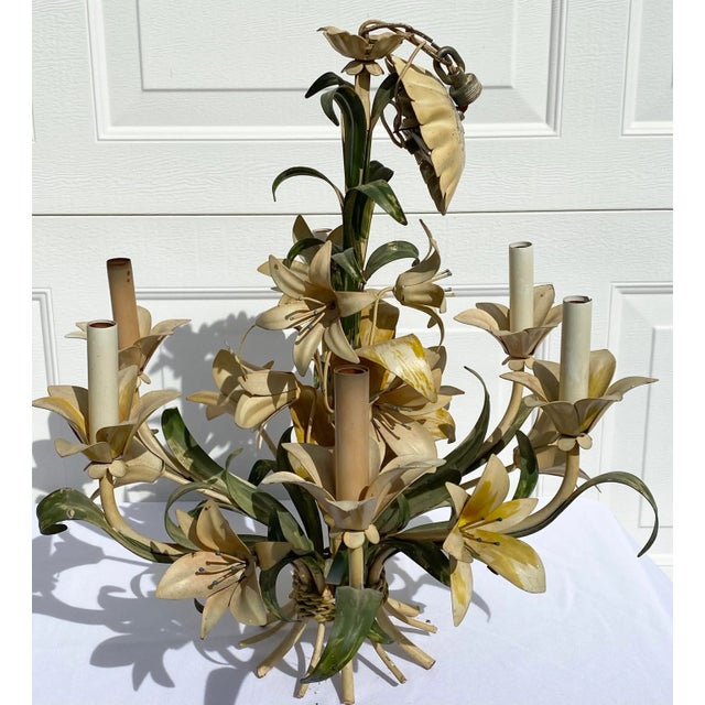 Light Yellow Vintage 1960s Italian Lily Toile Chandelier For Sale - Image 8 of 11