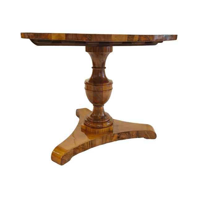 Biedermeier Round Salon Table in Walnut, South Germany, 1830 For Sale - Image 3 of 10