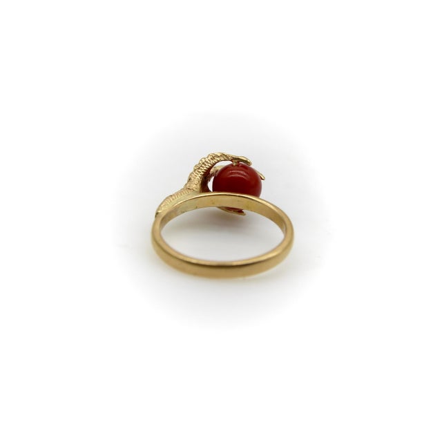 1980s Vintage 18k Gold Sardinian Red Coral Bead and Claw Ring Size 7 For Sale - Image 5 of 8