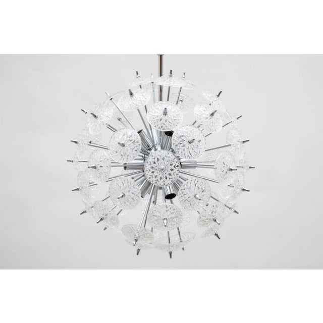 Belgium manufacture Val Saint Lambert sputnik crystal discs chandelier in silver finish. This stunning piece has a high-...