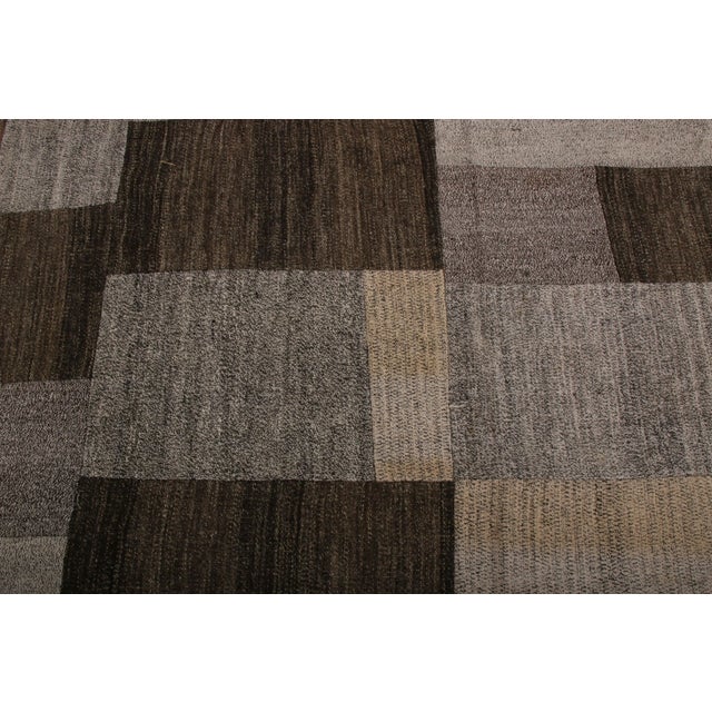 Contemporary 1950s Vintage Mid-Century Kilim Wool Beige Brown and Gray Patchwork Pattern For Sale - Image 3 of 9