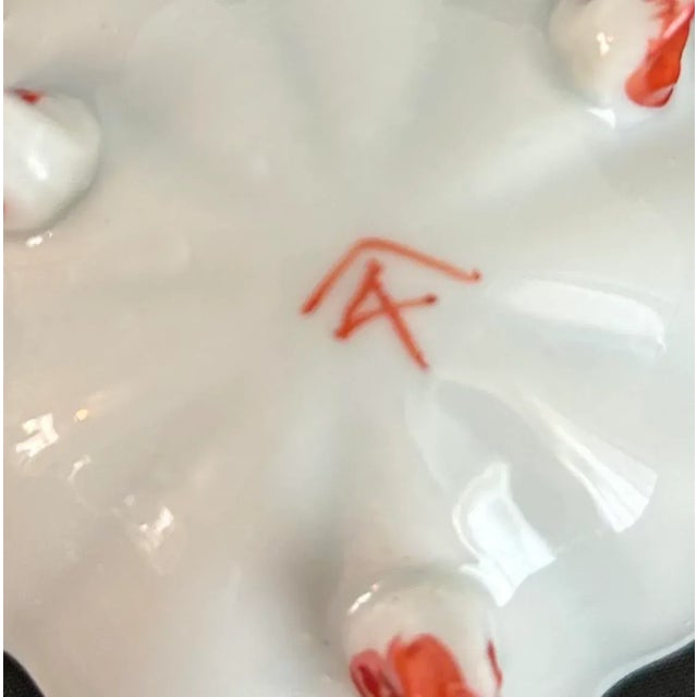 1920’s Antique Japanese Chinoiserie Hand Painted Traditional Geisha Girl & Pagoda Plates & Small Bowls - a 25 Piece Set For Sale - Image 12 of 12