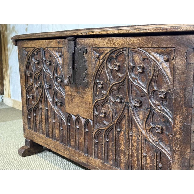 18th Century Oak Chest with Gothic Decoration For Sale - Image 16 of 18