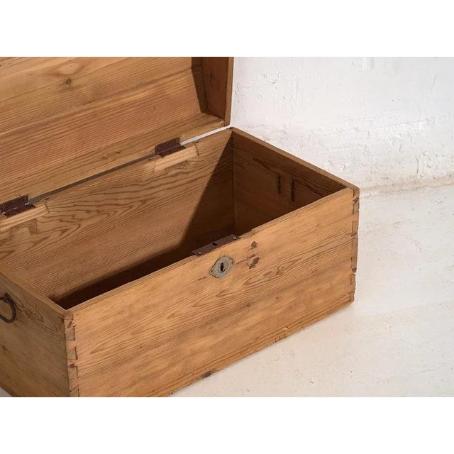 Small Antique Travel Chest, 1900s For Sale - Image 4 of 8