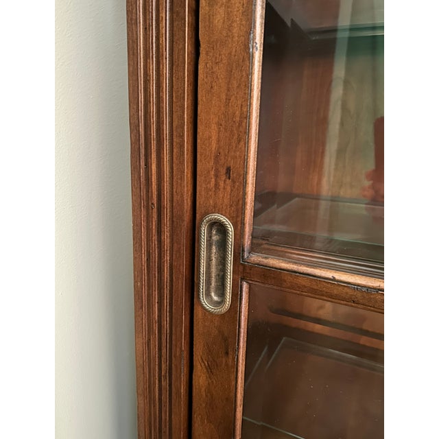 Ethan Allen Ashton Curio Cabinet With Carved Details, Sliding Glass Doors & Interior Lighting For Sale In Washington DC - Image 6 of 7