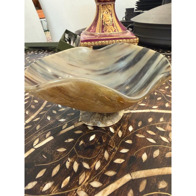 1990s Hand Carved Polished and Scalloped Edge Horn Bowl For Sale - Image 5 of 8