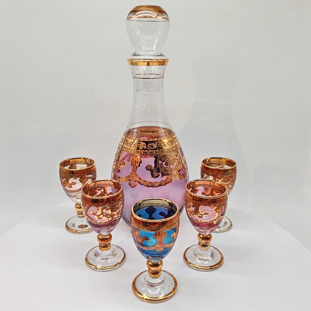 Mid-Century Modern Baroque Venetian Bottle and Glasses in Glass with Gold Trim, Venice, Italy, 1950s, Set of 6 For Sale - Image 3 of 11
