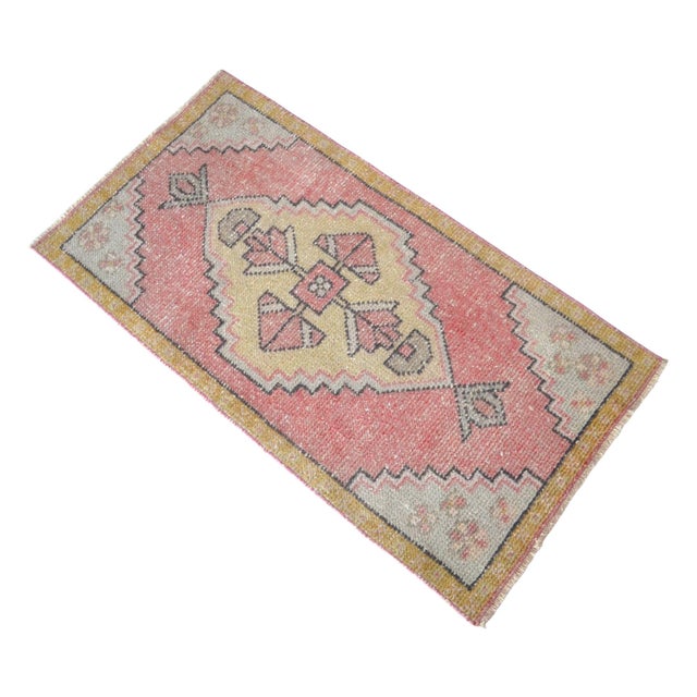 1960s Vintage Hand Knotted Small Turkish Rug Boho-Chic Entry Decor Door Mat - 1′9″ × 3′3″ For Sale - Image 5 of 11