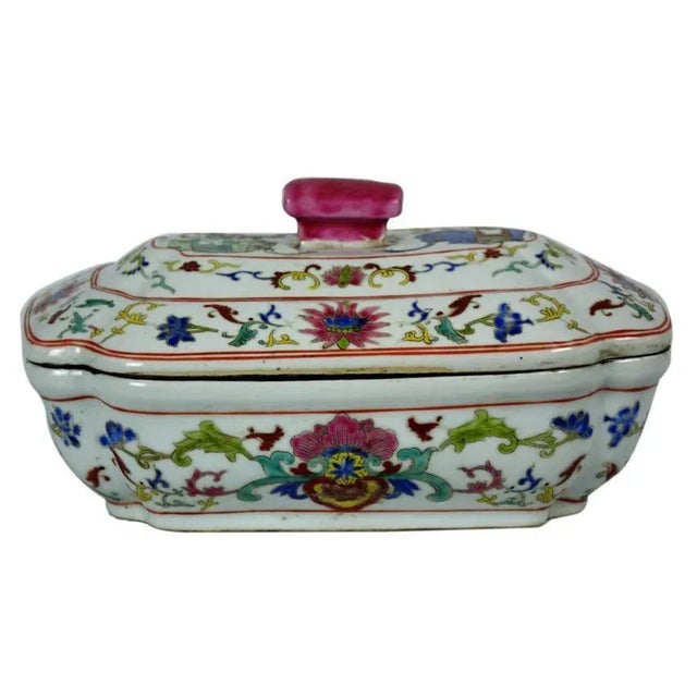 Late 19th Century Antique Famille Rose Chinese Porcelain Soup Tureen For Sale - Image 5 of 5