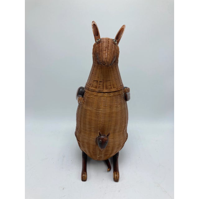 So charming, this sweet kangaroo basket even has a baby in her pouch! Finely made, the tight weave of the basket and fine...