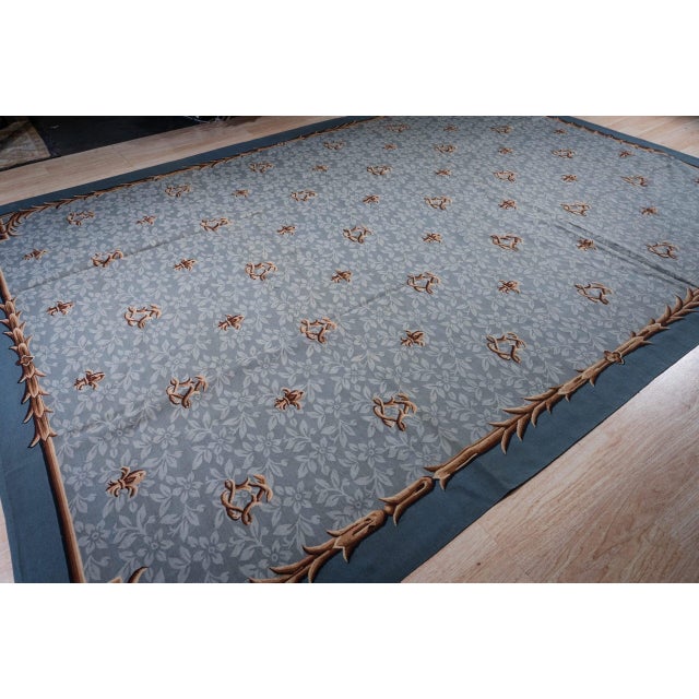 French 9x12 Vintage Aubusson Flat Weave Wool Rug, Blue Fleur-De-Lis For Sale - Image 3 of 15