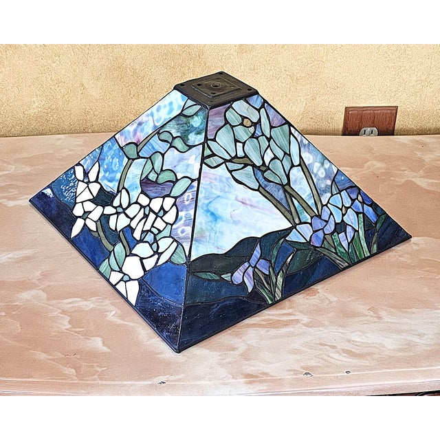 2003 Tiffany-Style Floral Stained Glass Pyramid Table Lamp For Sale - Image 13 of 18