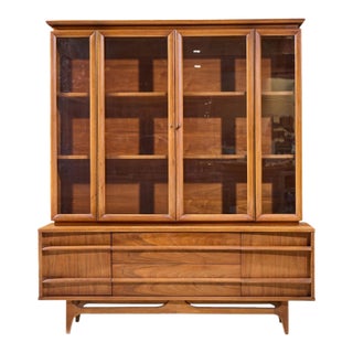 Young Manufacturing Mid Century Credenza and Hutch For Sale