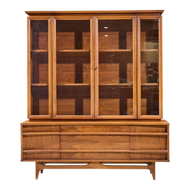 Young Manufacturing Mid Century Credenza and Hutch For Sale