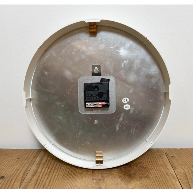 Vintage White Bakelite Wall Clock from Esmi, 1980s For Sale - Image 16 of 17