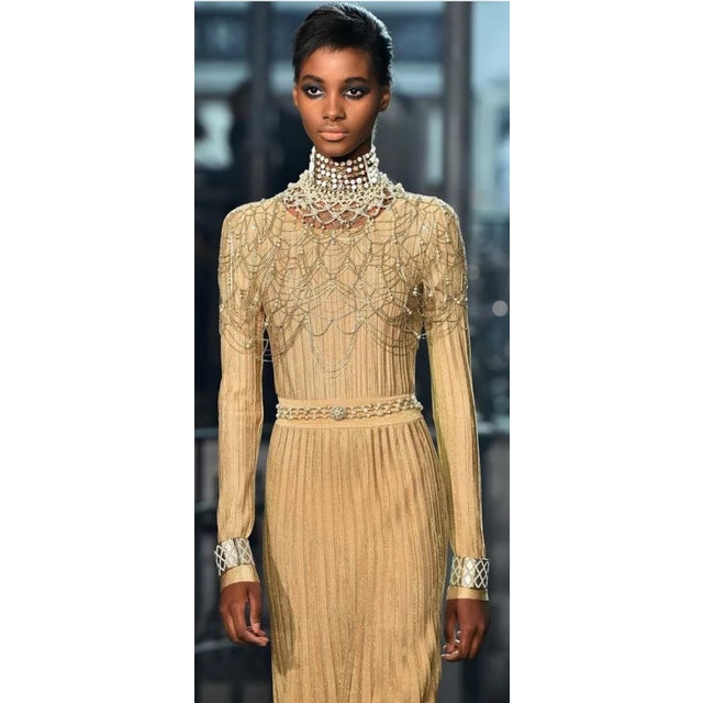 2016 Chanel Necklace CC Double C Logo Bib Statement Paris À Rome Runway Faux Pearl Crystal For Sale - Image 10 of 11