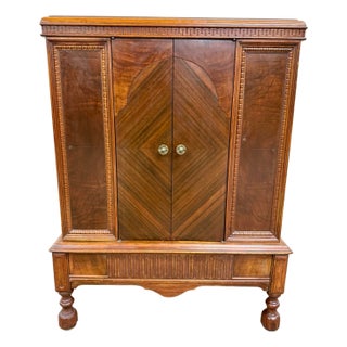 Vintage Georgian Revival Mahogany Cabinet For Sale