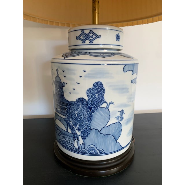 1960s Vintage Blue & White Chinoiserie Table Lamp With Shade For Sale - Image 5 of 7