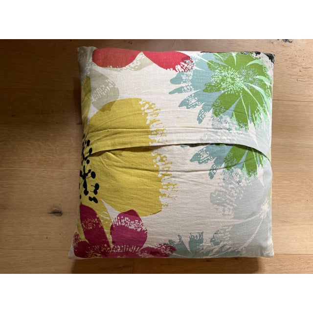 Abstract Graphic Floral Pillows For Sale - Image 3 of 6
