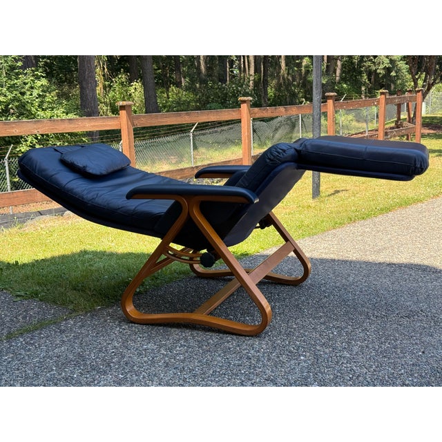 Vintage Nepsco Backsaver Bentwood Frame Reclining Chair With Blue Leather Upholstery Relax the Back For Sale - Image 10 of 11