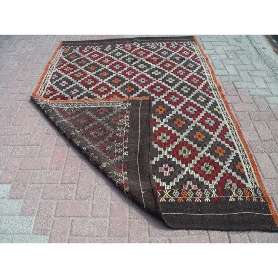 1960s Vintage Handwoven Turkish Kilim Rug - 5.5' x 8.5' For Sale - Image 5 of 6