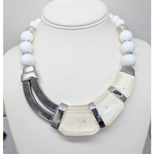 Vintage 1980s Kunio Matsumoto for Trifari Modernist Resin Necklace, Ad Piece For Sale In Philadelphia - Image 6 of 12