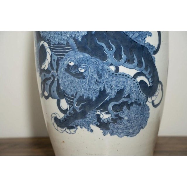 Large Antique 19th Century Qing Chinese Blue & White Foo Dog Porcelain Vase For Sale - Image 13 of 18