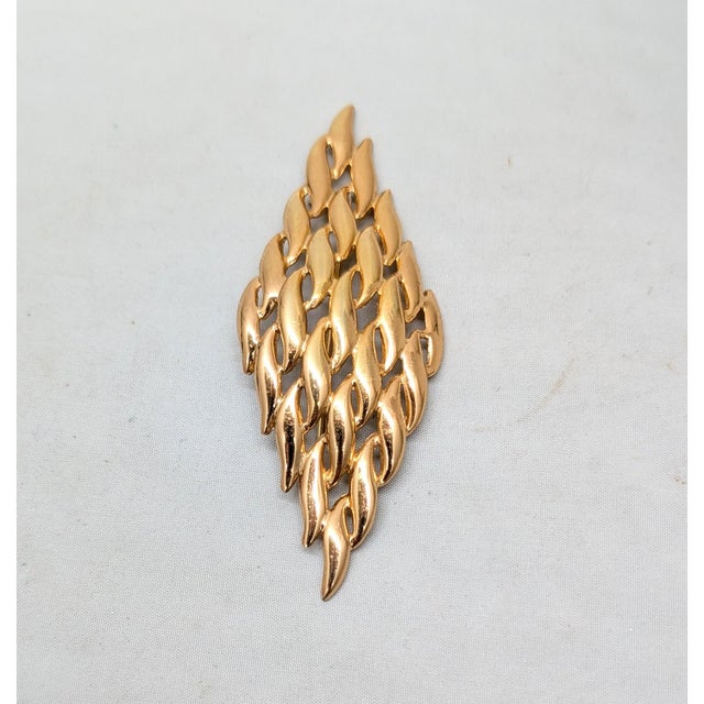 Napier Vintage 1970 Signed Napier Goldtone Brooch For Sale - Image 4 of 6