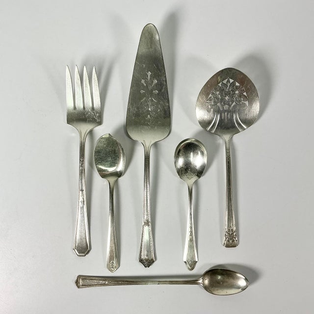 Oneida Early 20th Century Art Deco Hollywood Regency Silverplate Serving Utensils - Set of 6. For Sale - Image 4 of 14
