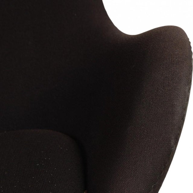 Egg Chair in Black Fabric by Arne Jacobsen, 2012 For Sale - Image 5 of 18