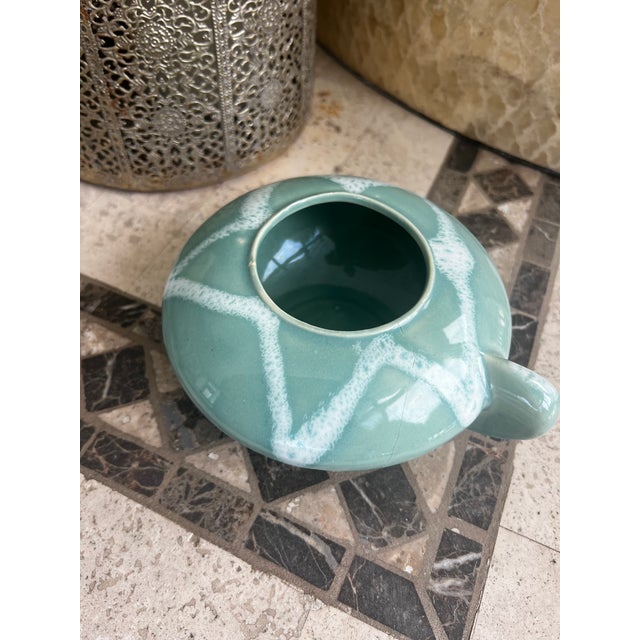 Vintage Studio Pottery by Hahn Usa For Sale In Charlotte - Image 6 of 9