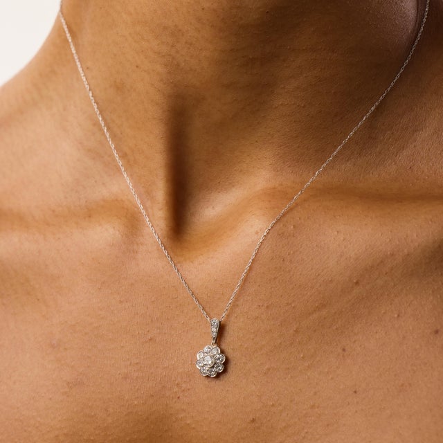 2010s Art Deco Style Diamond Flower Cluster Platinum Pendant Necklace For Sale - Image 5 of 7