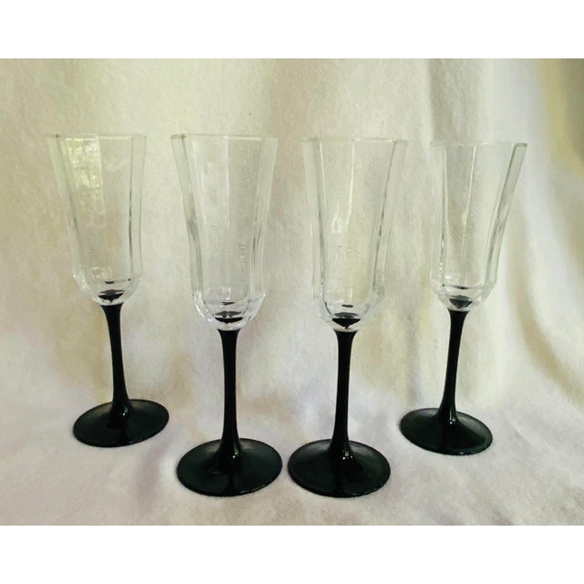 Glass Vintage French Tuxedo Champagne Flutes | Arcoroc Luminarc | Set of Four For Sale - Image 7 of 12