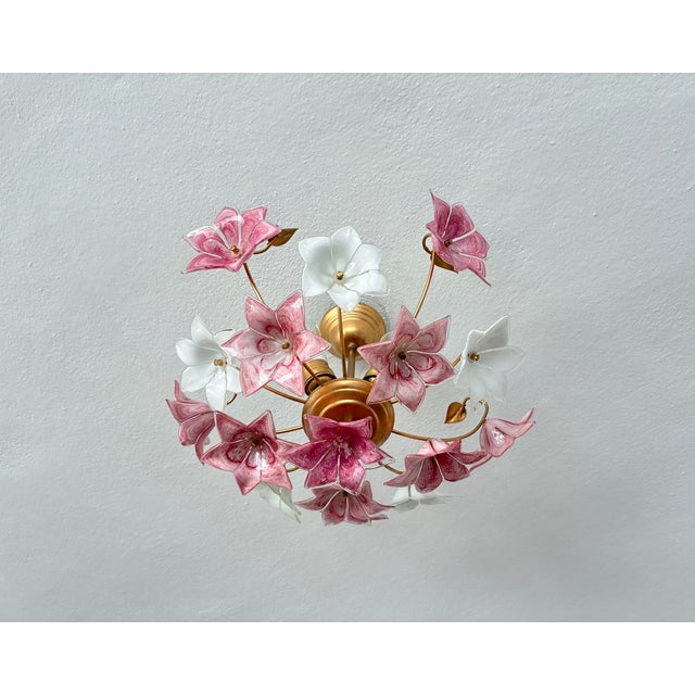 Mid-Century Modern 1970s Italian Murano Style Hand-Blown Original Pink and White Daisy Glass Flush Mount Chandelier (42x30 Cm)⁠ For Sale - Image 3 of 17