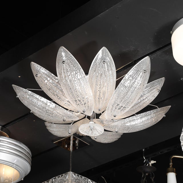 Late 20th Century Modernist Hand-Blown Murano Glass Reeded Leaf Form Chandelier W/ 24k White Gold For Sale In New York - Image 6 of 18
