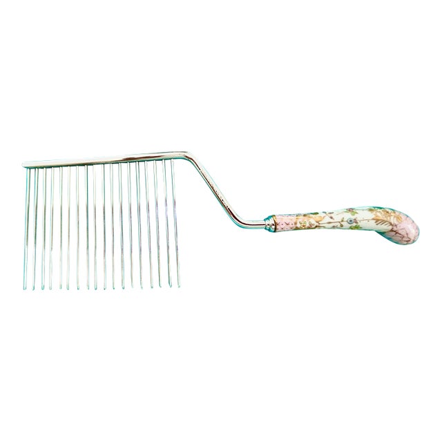 1950s Elegant Cake Cutter / Rake / Comb For Sale