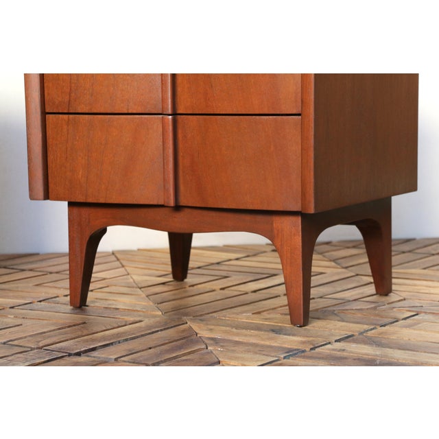 Mid-Century Modern Three Drawers Nightstands by American of Martinsville, c.1960’s For Sale In Los Angeles - Image 6 of 18