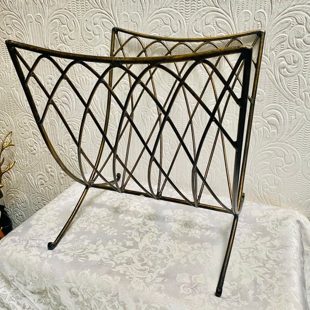 1960s Vintage Mid-Century Modern Mid Century Modern Atomic Gold Metal Magazine Rack For Sale - Image 4 of 8