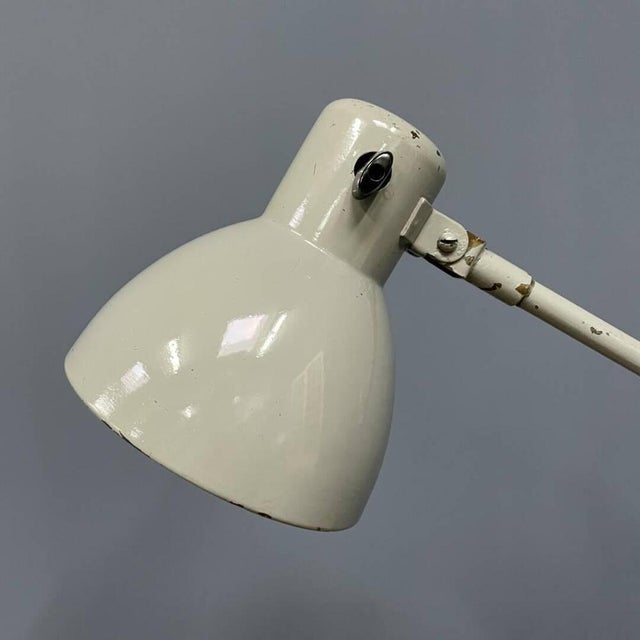 Light Gray Model 971 Kandem Table Lamp For Sale - Image 9 of 18