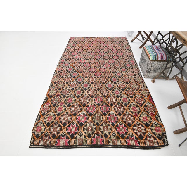 Vintage Kilim Rug, in Flawless conditions. Designed 1960 to 1969