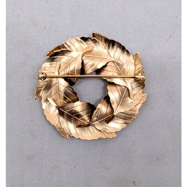Napier Vintage Signed Napier Goldtone Textured Leaf Wreath Brooch For Sale - Image 4 of 7