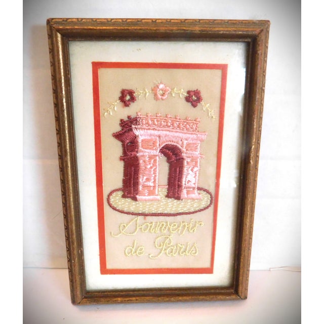 Souvenir De Paris Silk Embroidered Ww1 Arc De Triumph Gold Framed Postcard For Sale - Image 4 of 9
