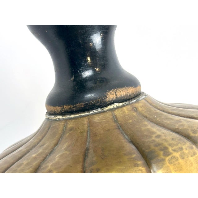 1920s Italian Neoclassical Hammered Brass and Copper Side Table, 1920s For Sale - Image 5 of 15