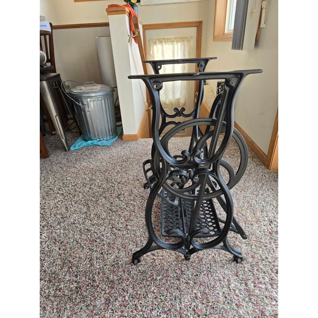 Wood Antique German Treadle Sewing Machine “Favorite” With Locking Cover & Key For Sale - Image 7 of 10