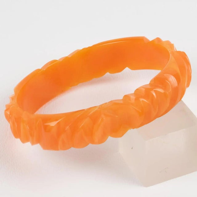 Art Deco Bakelite Carved Bracelet Bangle Milky Orange Papaya For Sale - Image 3 of 5