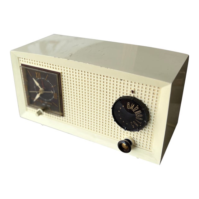 ÖSTERREICH DESIGN Arne Jacobsen - Arne Jacobsen City Hall Alarm Clock, Sandy