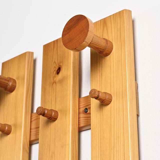 1970s Pine Wall Coat Rack from La Plagne Ski Resort, 1970s For Sale - Image 5 of 11