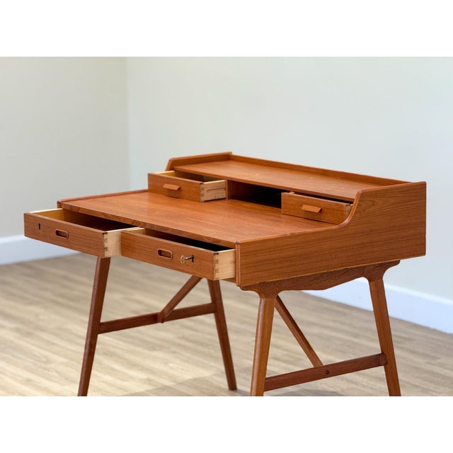 Arne Wahl Iversen Model 56 Desk in Teak by Arne Wahl Iversen, 1960s For Sale - Image 4 of 9