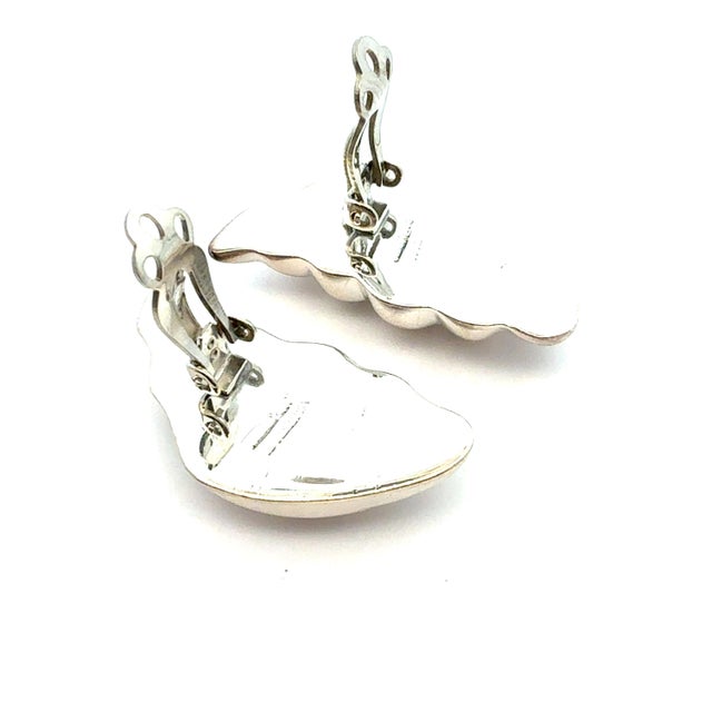 Late 20th Century Tiffany & Co Puffed Omega Back Wing Earrings Non Pierced Sterling Silver Estate, A Pair For Sale In New York - Image 6 of 8