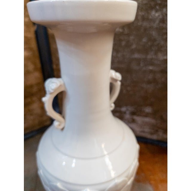 20th Century Chinese Chinoiserie Republic Period Blanc De Chine Vase, Dehua Kiln For Sale - Image 9 of 15